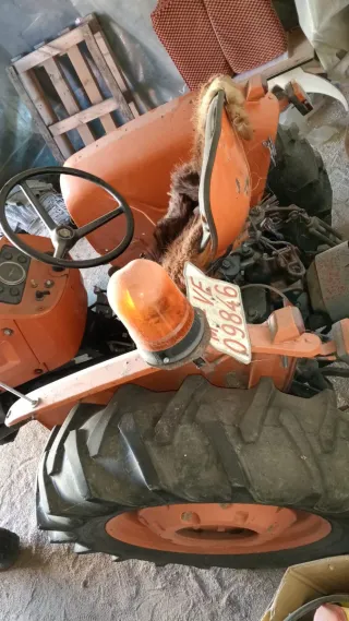 Tractor Fiat 300