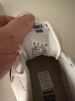 Zapatillas Puma Blancas y Negras