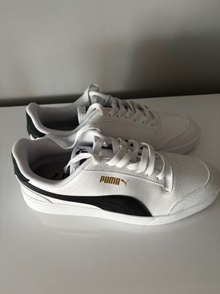 Zapatillas Puma Blancas y Negras
