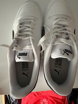 Zapatillas Puma Blancas y Negras
