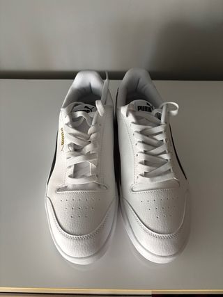 Zapatillas Puma Blancas y Negras