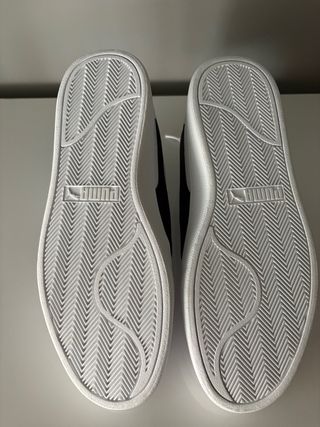 Zapatillas Puma Blancas y Negras