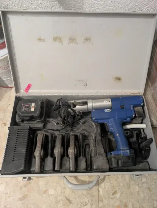 Prensa multicapa a batería REMS