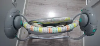 Columpio automático bebé con musica Bright Starts