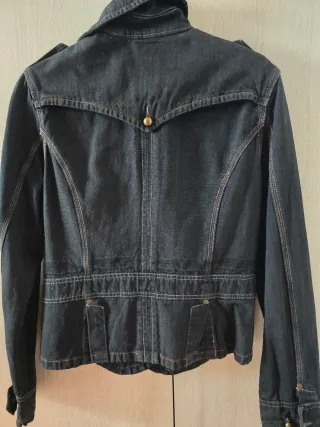 Chaqueta tejana entallada azul