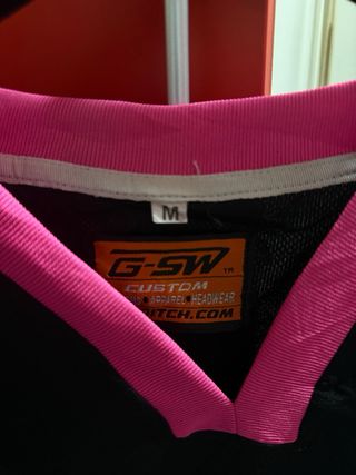 Camiseta Y2K Negra Manga Larga con Número 8 Rosa