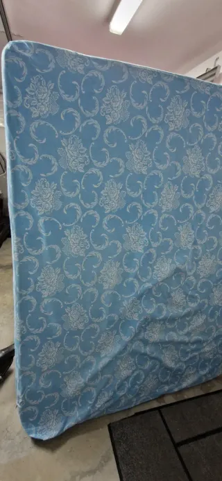 Somier con patas con colchón