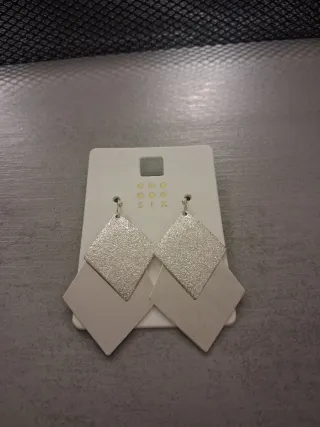 Pendientes plateados rombos