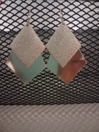 Pendientes plateados rombos