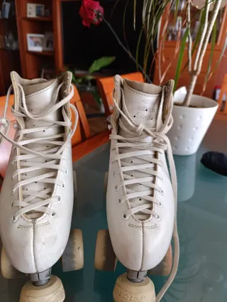 Patines blancos de ruedas