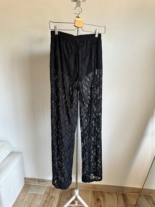 Pantalones de encaje negros