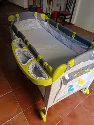 Cuna de viaje plegable
