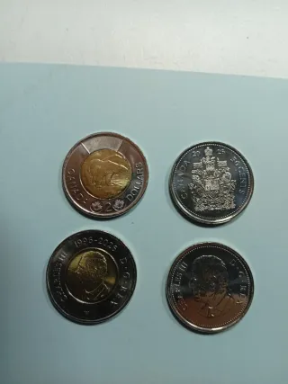 Monedas de Canadá: 2 Dólares y 50 Centavos