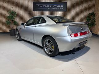 Alfa Romeo GTV 2000