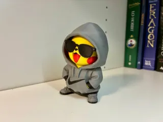 Figura Pikachu Urbano Nike