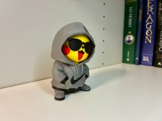 Figura Pikachu Urbano Nike