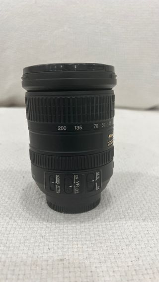 Objetivo Nikon AF-S DX Nikkor 18-200mm VR