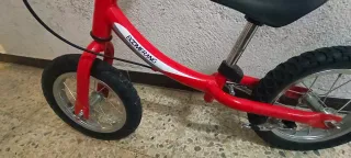 Bicicleta sin pedales 12" roja