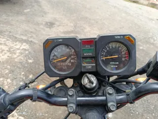 Yamaha RD Moto Deportiva Negra/Roja