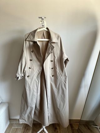 Gabardina beige larga