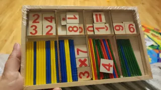 Juego de madera: números y palos