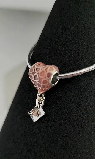 Magnifico charm ,colgante Corazón Amor.