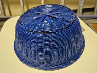 Cesto rotondo in vimini blu