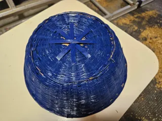 Cesto rotondo in vimini blu