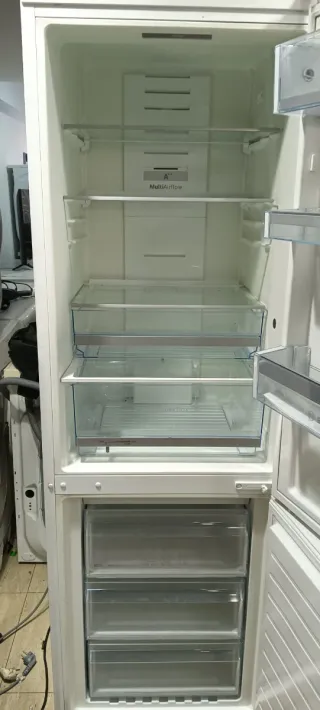 NEVERA COMBI BOSCH NO FROST ENERGÍA A++