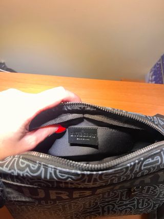 Bandolera Burberry Monogram Negra y Gris