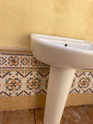 Lavabo de porcelana blanco