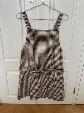 Vestido pichi cuadros Zara