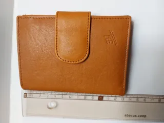 Cartera de piel marrón