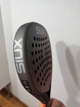Pala Siux Pegasus Elite 4 2026 + funda y grip!