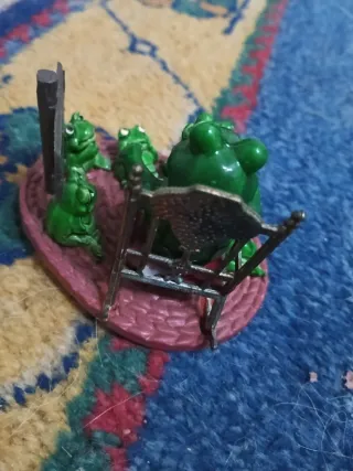 Figura papá rana y ranitas Felicidades