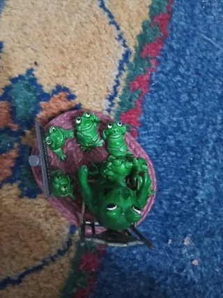 Figura papá rana y ranitas Felicidades