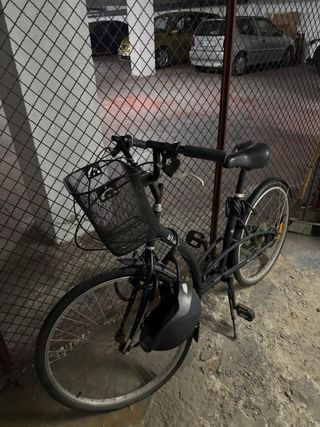 Bicicleta urbana Btwin + casco y candado
