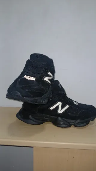 New Balance 9060 Negras