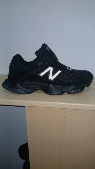 New Balance 9060 Negras