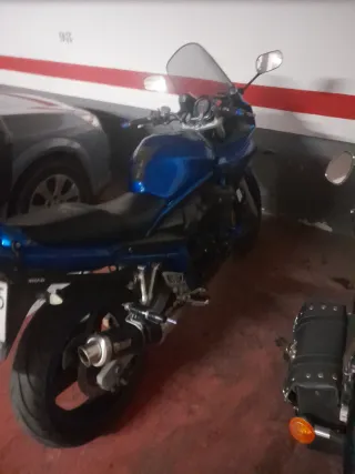 Suzuki Bandit Azul