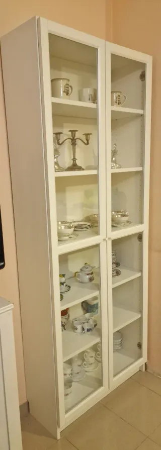 Estantería madera blanca con cristalera