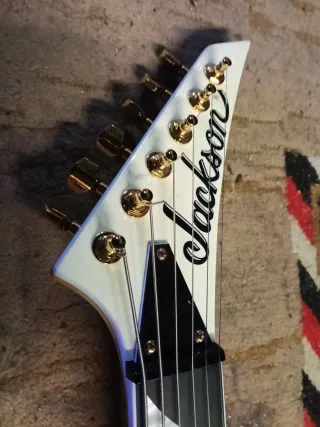 Guitarra Jackson Pro Rhoads RRT-3 IV/BK