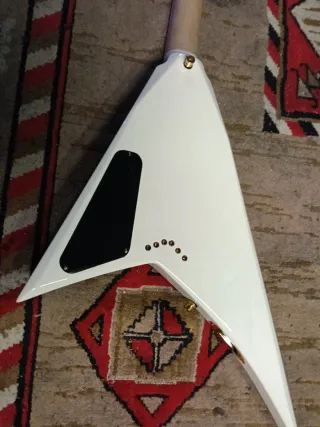 Guitarra Jackson Pro Rhoads RRT-3 IV/BK