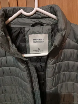 Parka fina verde, se quitó la etiqueta y no sé usó