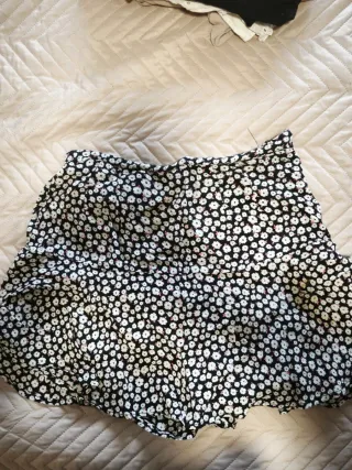 Falda corta estampada floral