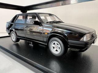 Alfa Romeo 75 1991 Nera 1:18 Triple9 1/18