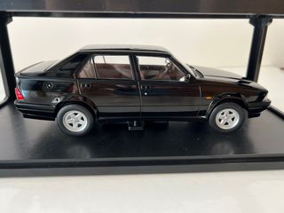 Alfa Romeo 75 1991 Nera 1:18 Triple9 1/18