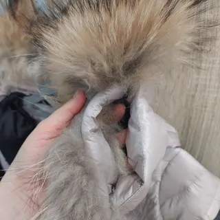 Chaqueta Hetrego Beige con Capucha y Pelo