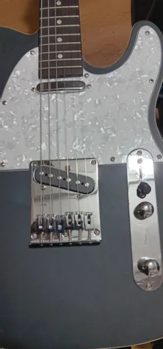 Guitarra Telecaster Réplica Negra