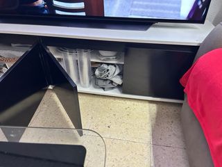 Mueble buffet blanco y negro me  urge